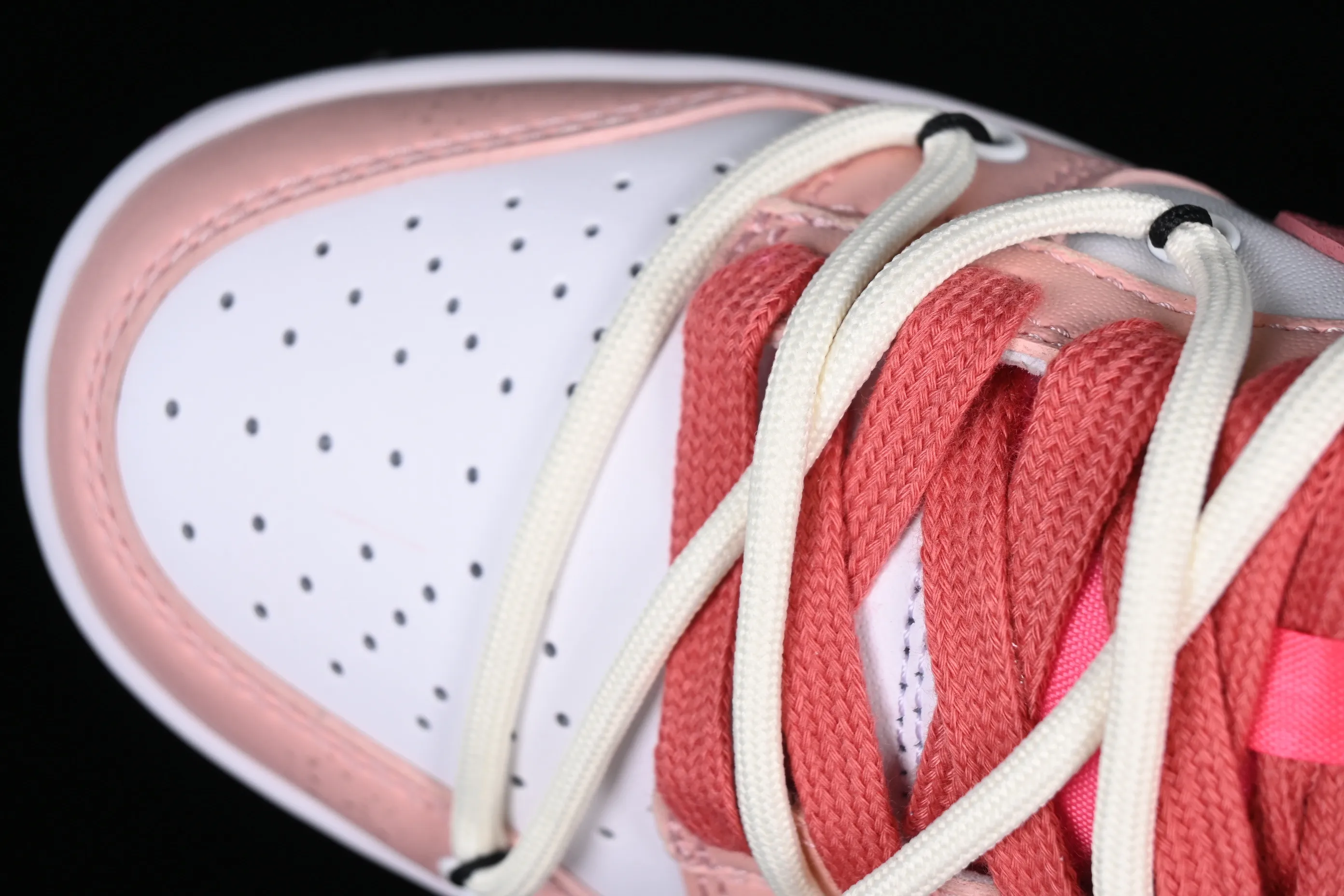 All Categories Nk SB Dunk Series Nk SB Dunk Low Low-top sneakers Nk Dunk Low Panda Prank Summer Theme Zhuyan Noodles Old Retro SB Strap Low-top Casual Shoes DZ5196-600